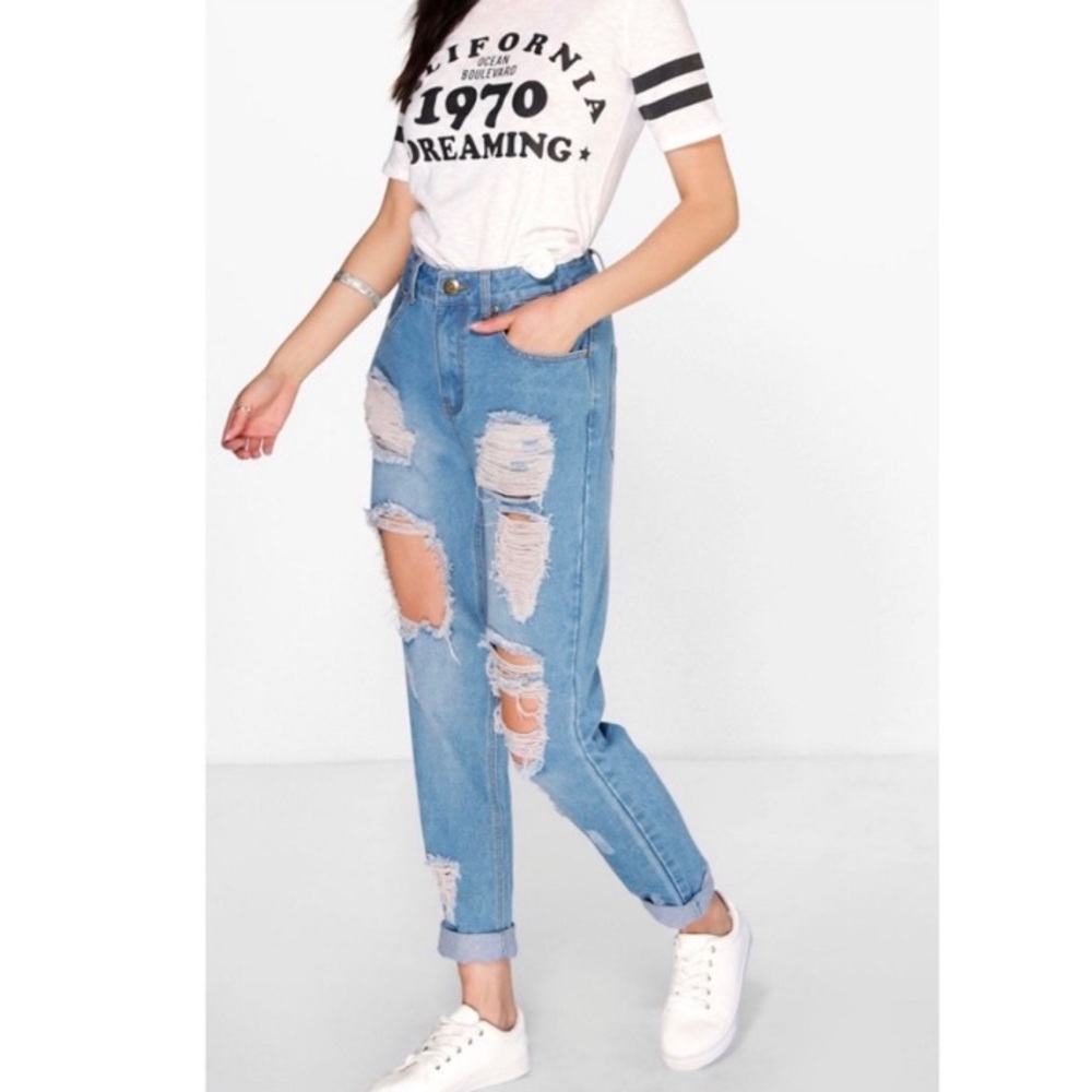 Boohoo High Waist Light Wash Distress Mom Jeans